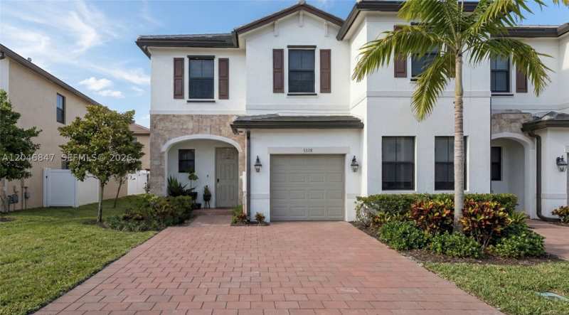 3 bedroom Townhouse at 3338 W 112th St, Aquabella North Replat, Hialeah — photo 1