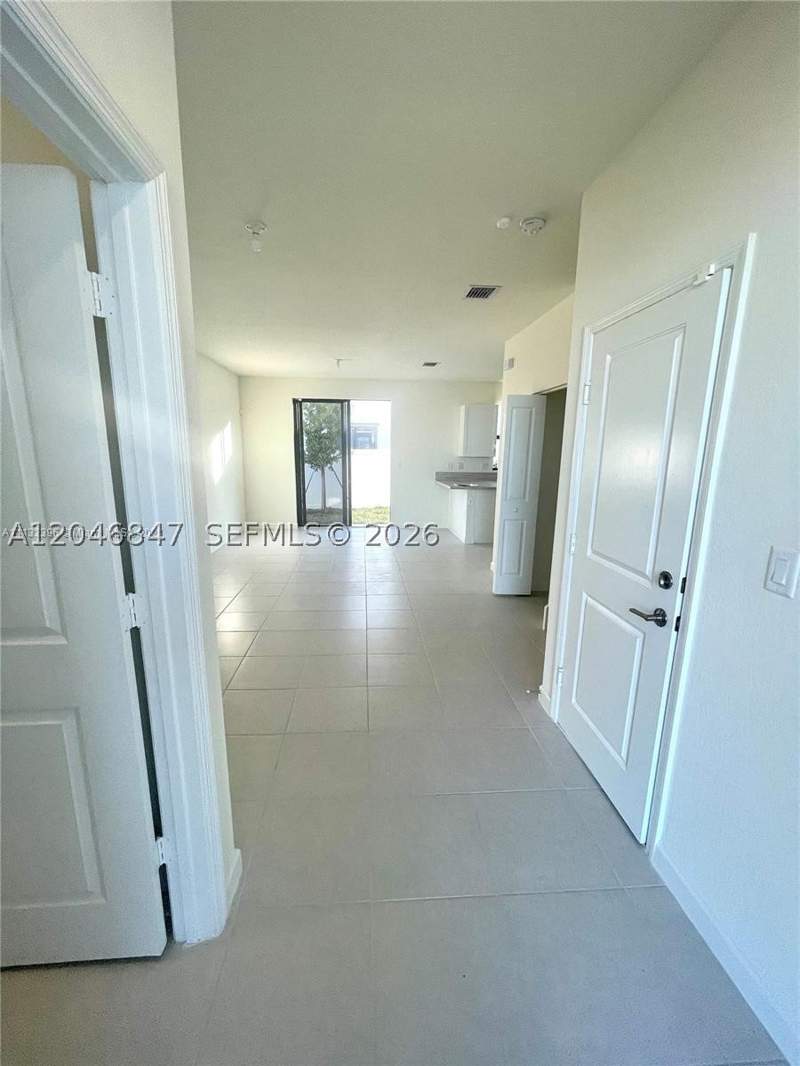 3 bedroom Townhouse at 3338 W 112th St, Aquabella North Replat, Hialeah — photo 5