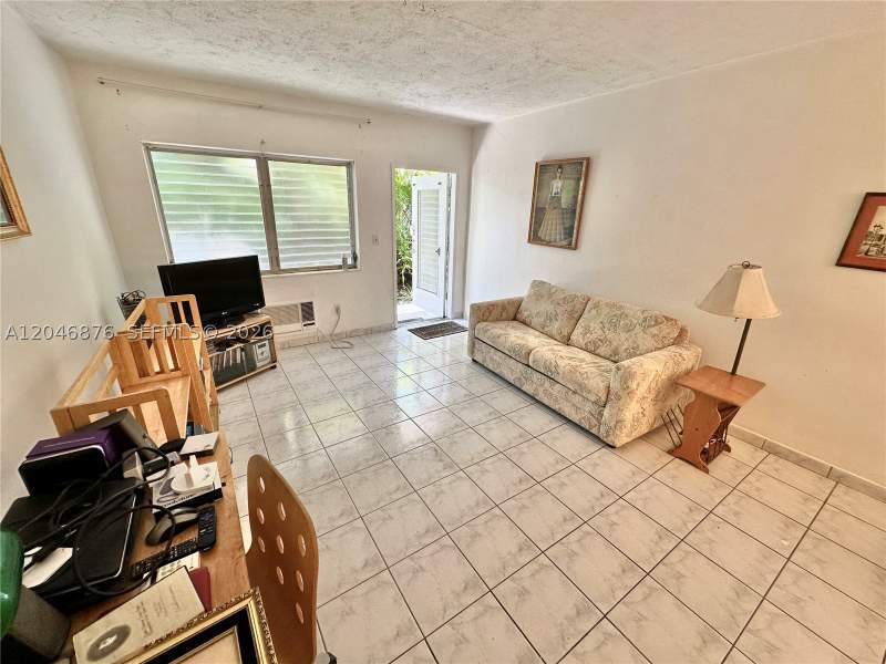 0 bedroom Condominium at 8132 Harding Ave 6, The Beverly Arms Condo, Miami Beach — photo 2