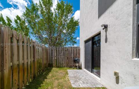 10443 NW 82nd St 8, Doral FL - photo 6 of 12