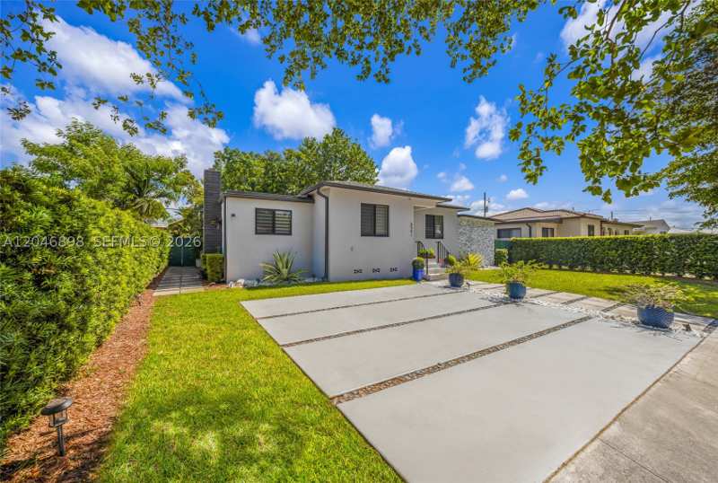 2 bedroom SingleFamilyResidence at 6541 SW 18th St, Ivywild, West Miami — photo 1