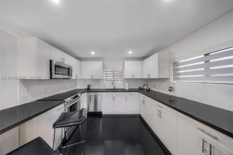6541 SW 18th St, West Miami FL - photo 13 of 35