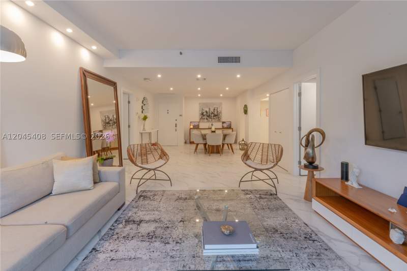 2 bedroom Condominium at 151 Crandon Blvd 122, The Emeraldbay @ Key Colo, Key Biscayne — photo 3