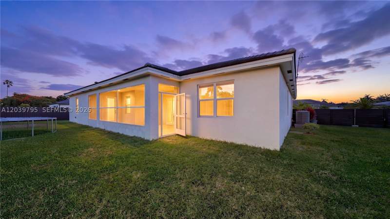 5 bedroom SingleFamilyResidence at 28909 SW 186th Ave, Vikings Steal Estates, Homestead — photo 3