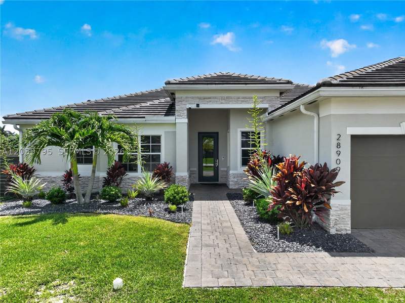 5 bedroom SingleFamilyResidence at 28909 SW 186th Ave, Vikings Steal Estates, Homestead — photo 4