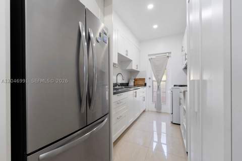 8550 Byron Ave 2H, Miami Beach FL - photo 13 of 29
