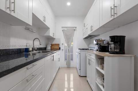 8550 Byron Ave 2H, Miami Beach FL - photo 14 of 29