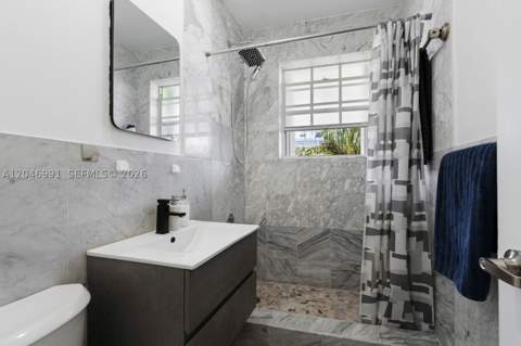 8550 Byron Ave 2H, Miami Beach FL - photo 22 of 29