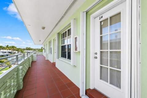 8550 Byron Ave 2H, Miami Beach FL - photo 23 of 29