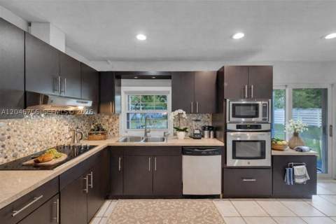 14630 SW 147th Ct, Miami FL - photo 7 of 26