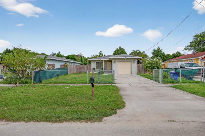 4 bedroom SingleFamilyResidence at 344 SW 3rd St, Town Of Fla City, Florida City — photo 2