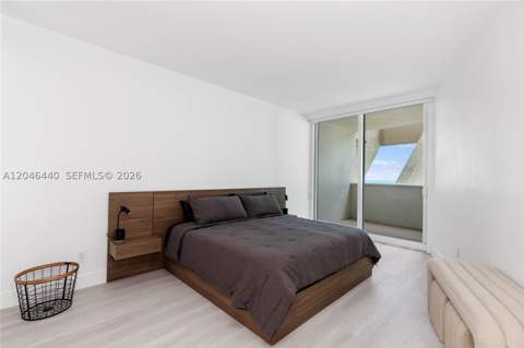 300 S Pointe Dr 907, Miami Beach FL - photo 21 of 82