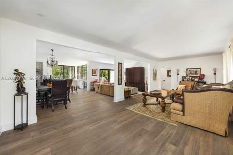 3303 Halissee St, Coconut Grove FL - photo 12 of 37