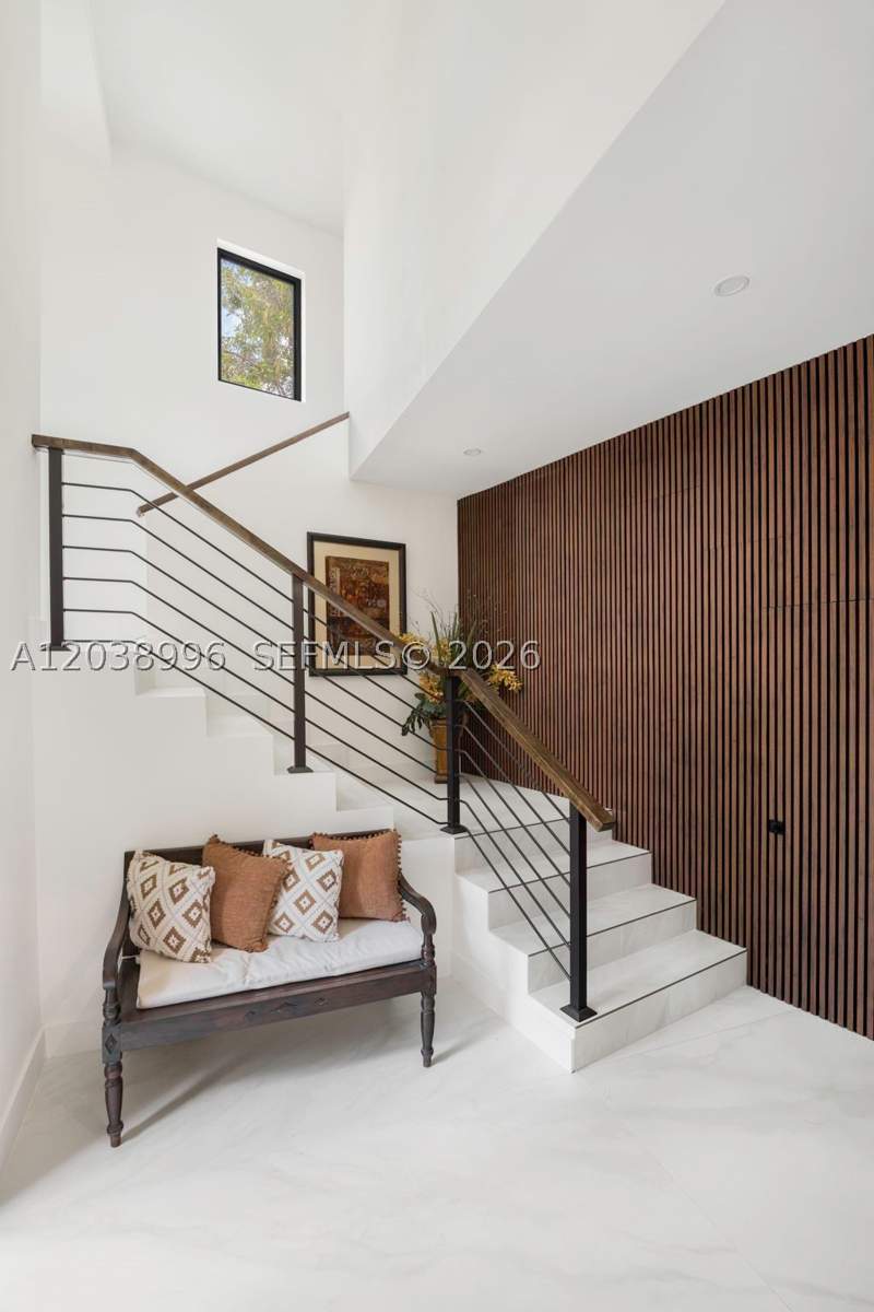 4 bedroom SingleFamilyResidence at 3303 Halissee St, Natoma Manors, Coconut Grove — photo 2
