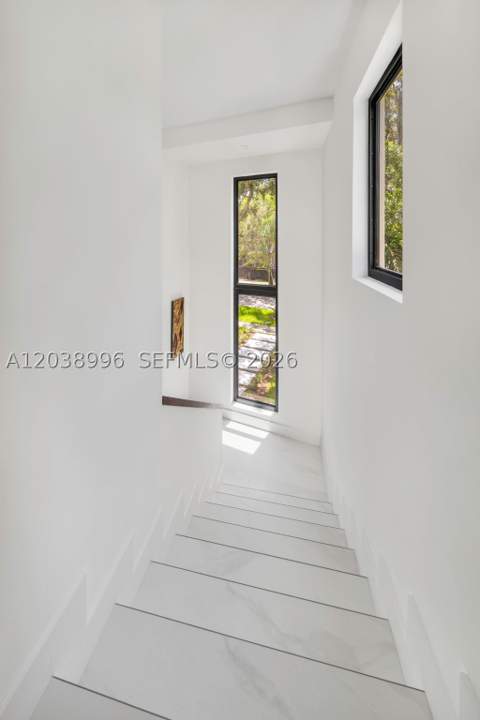 3303 Halissee St, Coconut Grove FL - photo 21 of 37