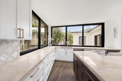 3303 Halissee St, Coconut Grove FL - photo 6 of 37