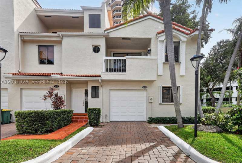 4 bedroom Condominium at 21391 Marina Cove Cir 19-K, Marina Cove At Harbor Vil, Aventura — photo 1
