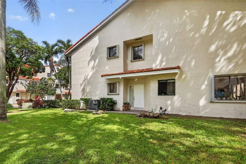 4 bedroom Condominium at 21391 Marina Cove Cir 19-K, Marina Cove At Harbor Vil, Aventura — photo 5