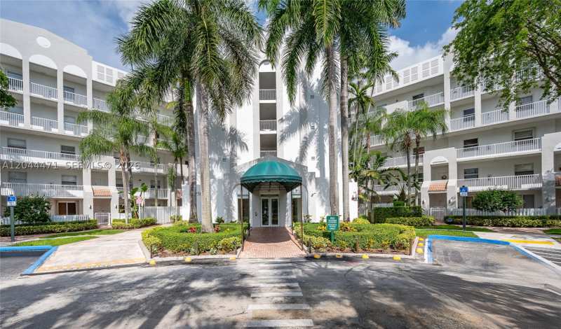 3 bedroom Condominium at 10750 NW 66th St 312, Captiva Condo B, Doral — photo 1