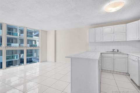 1228 West Ave 613, Miami Beach FL - photo 11 of 29