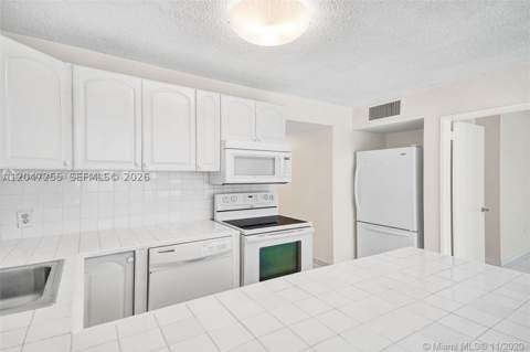 1228 West Ave 613, Miami Beach FL - photo 6 of 29