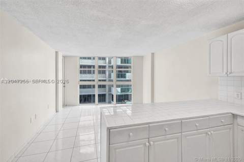 1228 West Ave 613, Miami Beach FL - photo 8 of 29
