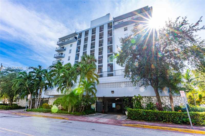 2 bedroom Condominium at 899 West Ave 3M, Baycourt Towers Condo, Miami Beach — photo 1