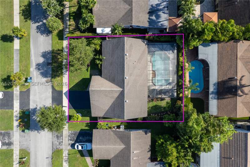 3 bedroom SingleFamilyResidence at 9833 SW 133rd Pl, Calusa Club Estates 5th A, Miami — photo 4