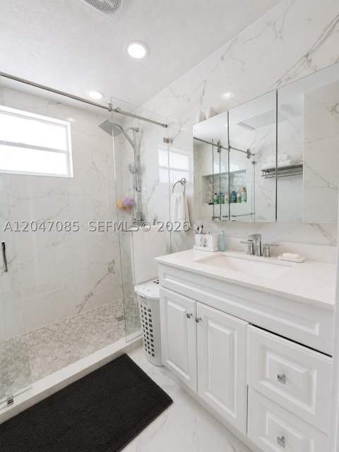 17324 NW 63rd Ave, Hialeah FL - photo 17 of 35