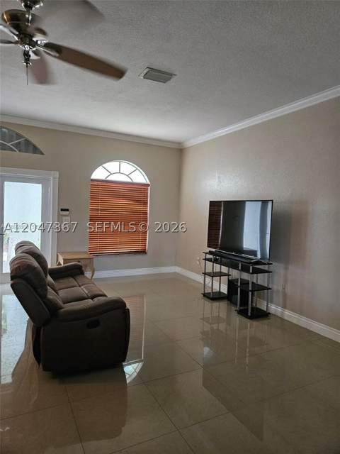 2635 SE 4th Pl, Homestead FL - photo 6 of 27