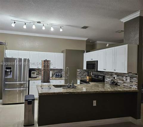 2635 SE 4th Pl, Homestead FL - photo 9 of 27