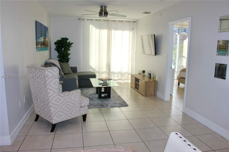 2 bedroom Condominium at 2501 Douglas Rd 304, Douglas Place Condo, Miami — photo 2