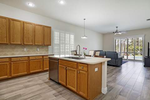7004 SE Twin Oaks Circle, Stuart FL - photo 13 of 38
