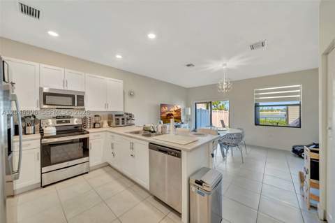 11295 W 34th Way, Hialeah FL - photo 12 of 62