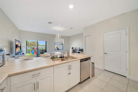 11295 W 34th Way, Hialeah FL - photo 16 of 62