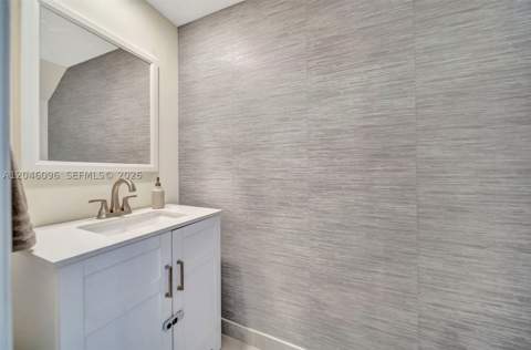 11295 W 34th Way, Hialeah FL - photo 19 of 62