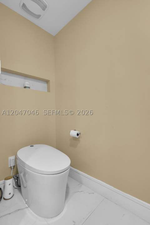 41 SE 5th St 908, Miami FL - photo 11 of 26
