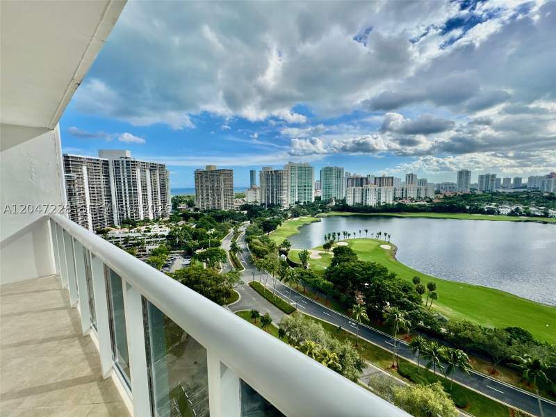 1 bedroom Condominium at 3675 N Country Club Dr 2007, Aventura-El Dorado Condo, Aventura — photo 4