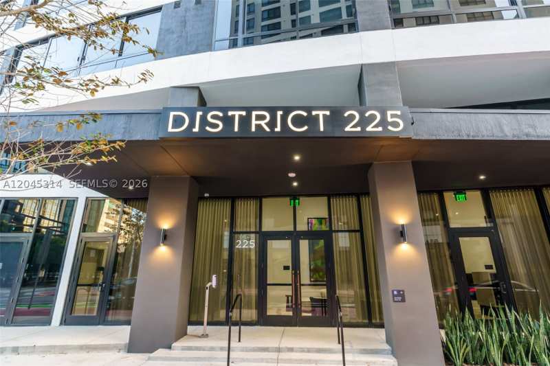 1 bedroom Condominium at 225 N Miami Ave 1102, District 225, Miami — photo 1