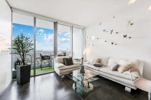 1 bedroom Condominium at 92 SW 3rd St 5108, Mint Condo, Miami — photo 1