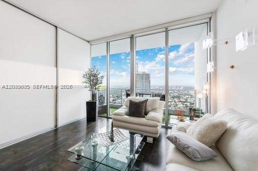1 bedroom Condominium at 92 SW 3rd St 5108, Mint Condo, Miami — photo 2