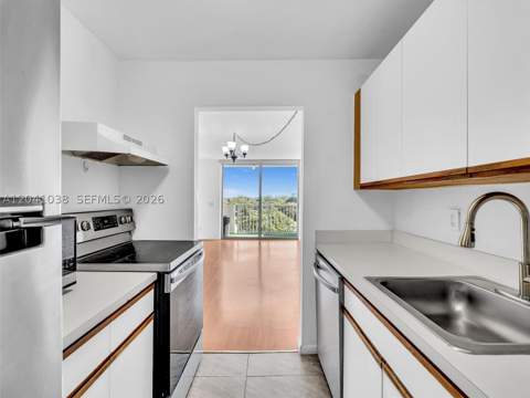 2020 NE 135th St 601, North Miami FL - photo 15 of 30