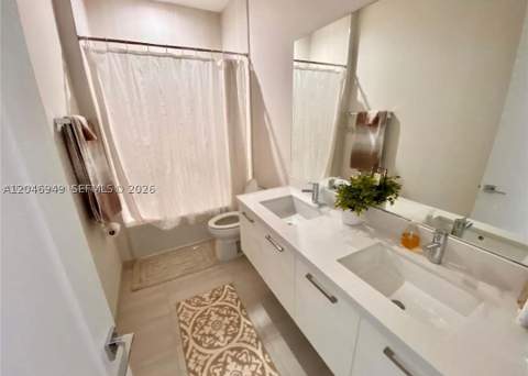 8256 NW 48th ter, Doral FL - photo 13 of 32
