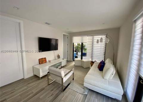8256 NW 48th ter, Doral FL - photo 24 of 32