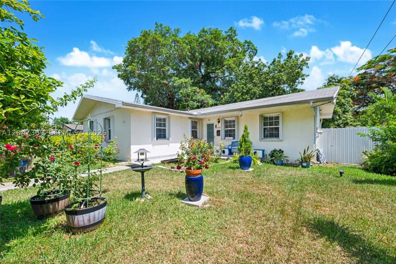 3 bedroom SingleFamilyResidence at 3750 Percival Ave, Percival Gardens 1st Addn, Miami — photo 2