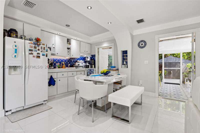 3 bedroom SingleFamilyResidence at 3750 Percival Ave, Percival Gardens 1st Addn, Miami — photo 5