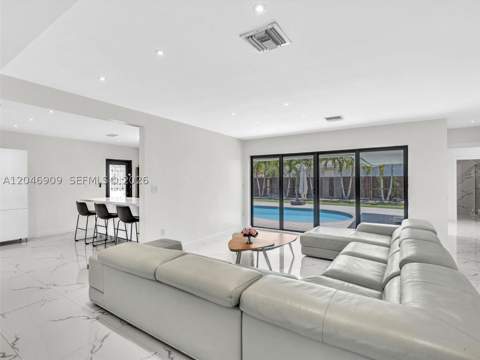 19225 NE 18th Ave, Miami FL - photo 11 of 56