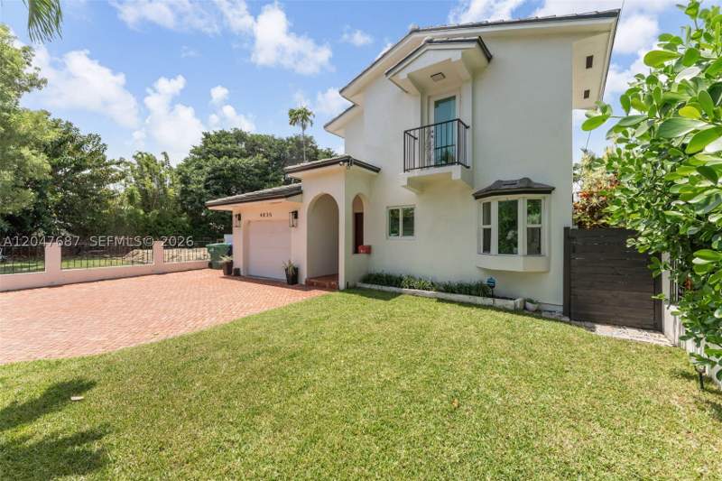 3 bedroom SingleFamilyResidence at 4035 SW 14th St, Antilla Park, Miami — photo 3