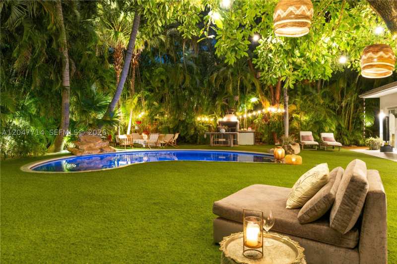 5 bedroom SingleFamilyResidence at 330 Gulf Rd, Holiday Colony, Key Biscayne — photo 1