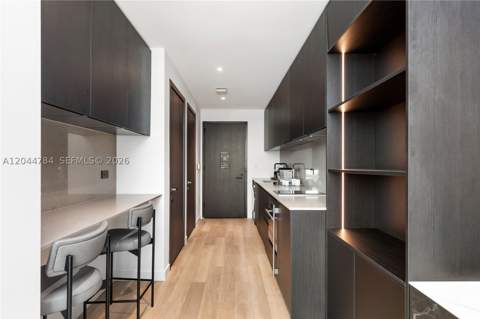 20 NE 11th 2905, Miami FL - photo 7 of 30